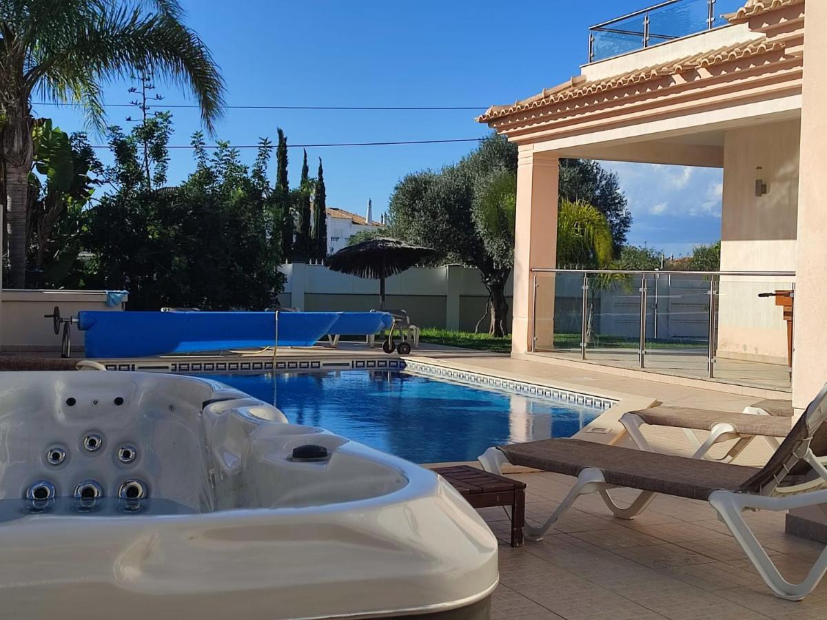 Villa Ruana - 5 Bedrooms On Suite- Free Out Door Hot Jacuzzi - By Bedzy Albufeira Exteriör bild
