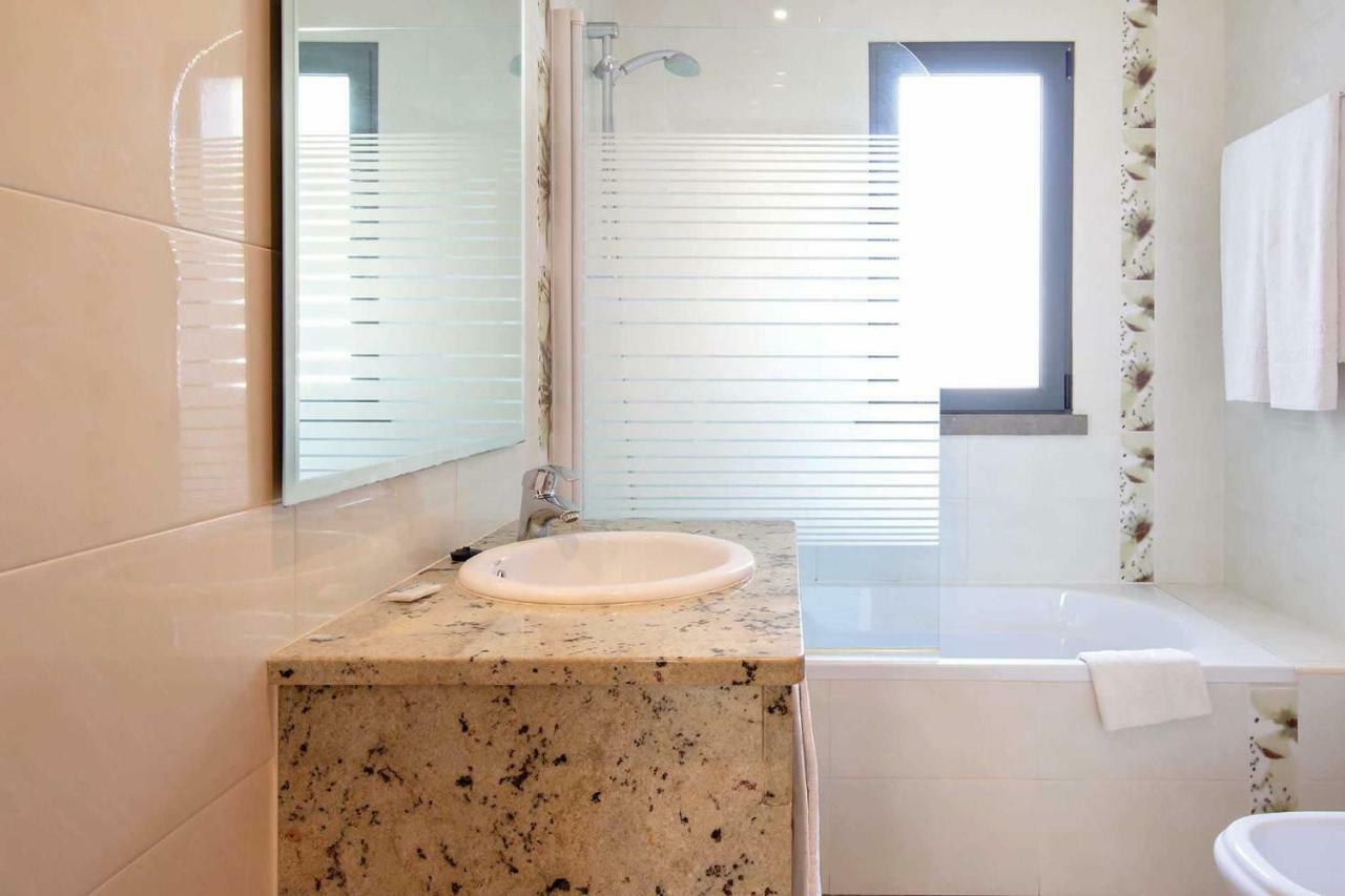 Villa Ruana - 5 Bedrooms On Suite- Free Out Door Hot Jacuzzi - By Bedzy Albufeira Exteriör bild
